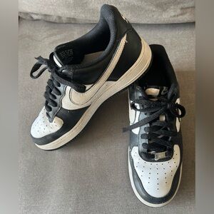 Nike Air Force One Men 8.5 Low Top Black White DV0788-001 Sneakers Shoes